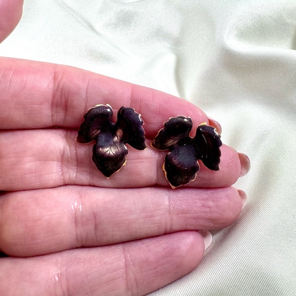 Vintage brown and gold post earrings with leaf design in near mint condition. - Picture 4 of 6